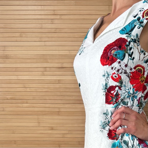 Adrianna Papell Red and Blue Sleeveless V-Neck Sundress - Picture 9 of 15